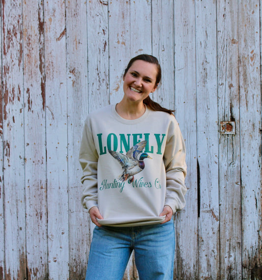 Cozy Oversized “Lonely Hunting wives club” Hoodie – Casual Graphic Sweatshirt for Wome - Rugged Wrangler
